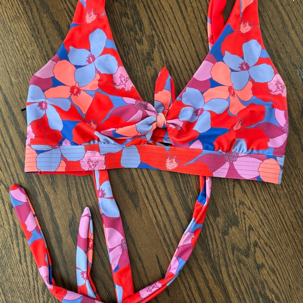 Wild isles Dottie tie top